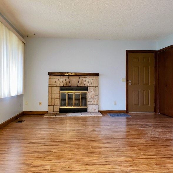 Building Photo - 5411 72nd circle n