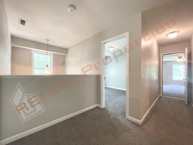 Building Photo - Beautiful 3 Bedroom 2 Car-Garage Home w/ H...