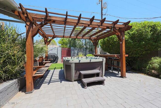 Building Photo - BEAUTIFUL Scottsdale Home