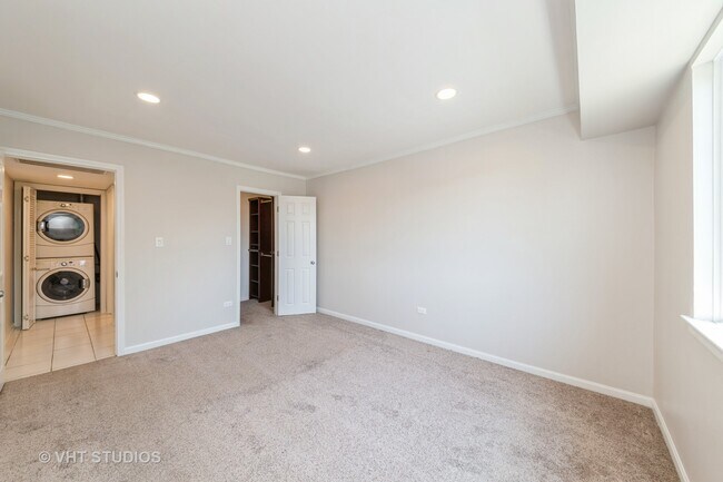 Building Photo - 1511 N Windsor Dr