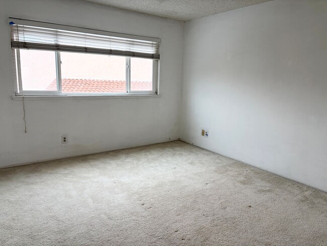 Building Photo - Welcome Home to a Desirable Whittier Community - Spacious 3-Bed, 2-Bath Townhome