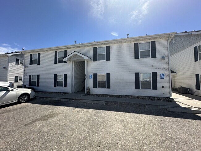 Building Photo - 110 Davis Ave
