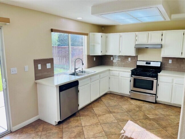 Building Photo - 31495 Corte Rimola