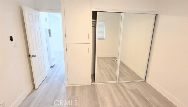 Building Photo - 10527 Western Ave