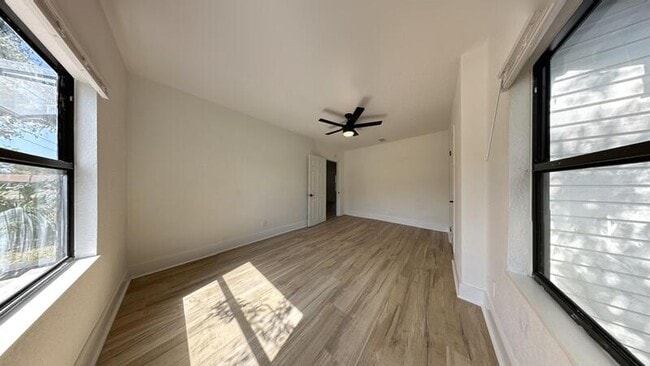 Building Photo - 1426 40th St S