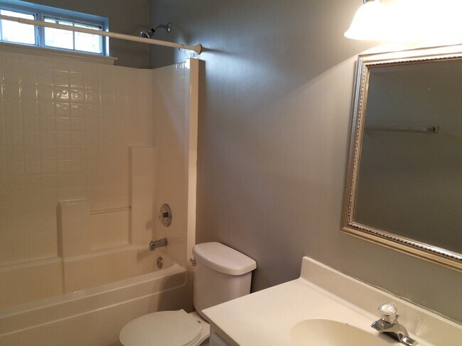 Building Photo - Great One Story With Bonus Room Over Garage