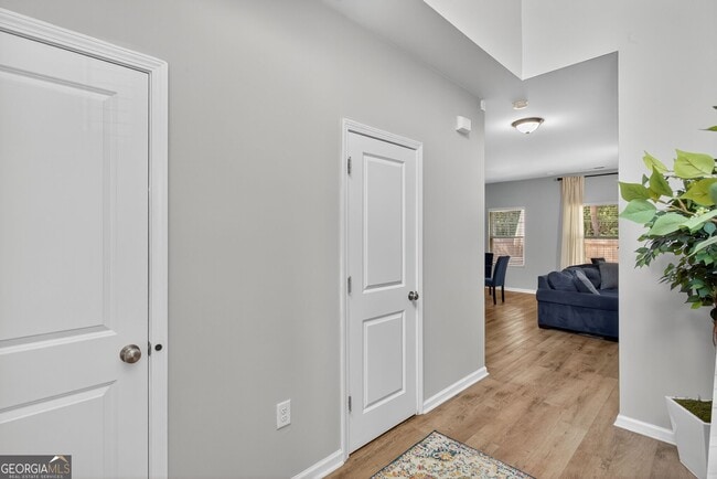 Building Photo - 3333 Cascade Parc Blvd SW