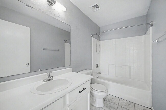 Building Photo - 14718 N 154th Ln