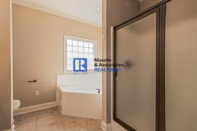Building Photo - Beautiful 3 bedroom, 2 bathroom house in B...