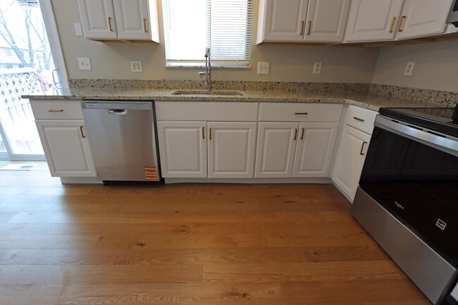 Building Photo - 5740 Vestry Ct