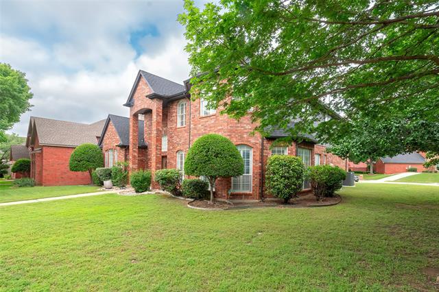 Building Photo - 7100 Oakbrook Dr