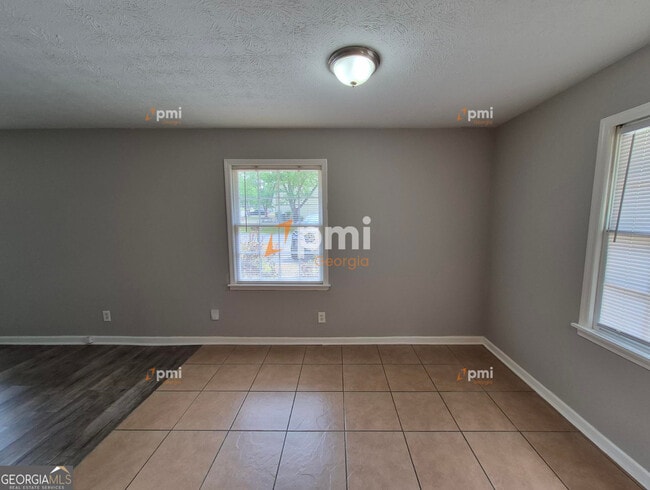 Building Photo - 808 Wilson Cir SW