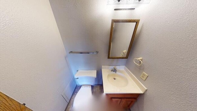 Building Photo - 1727 N Grandview Ln