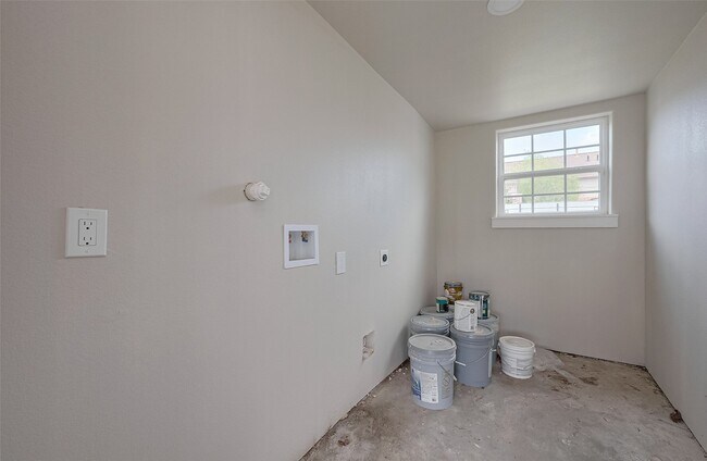 Building Photo - 4111 Beggs St