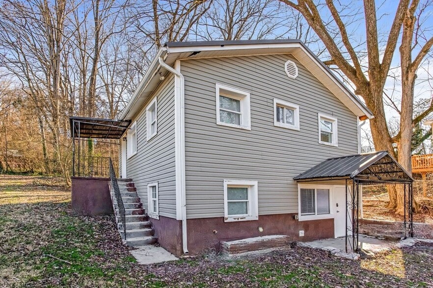 Building Photo - 4212 Ivy Ave