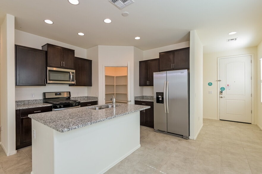 Building Photo - 11208 S Weismann Dr