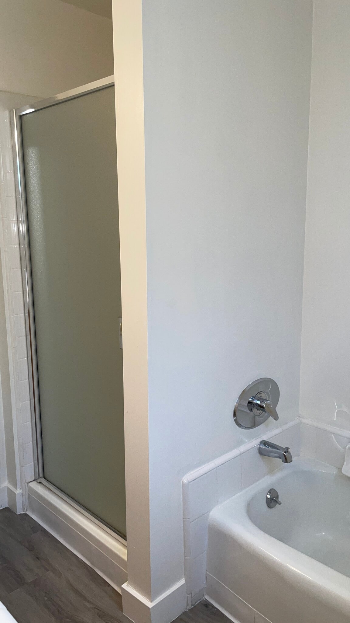 Building Photo - 17424 Burbank Blvd