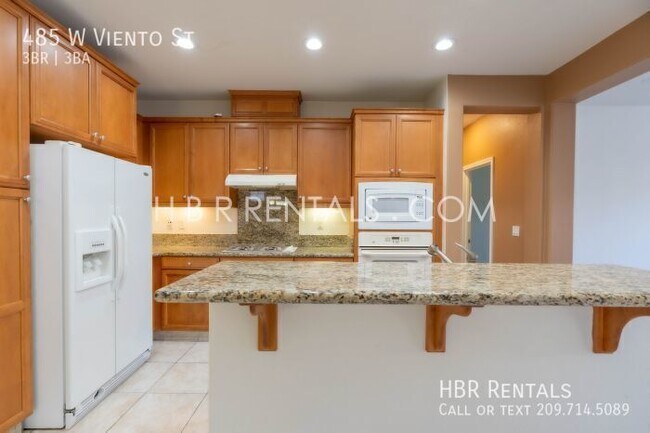 Building Photo - 485 W Viento St