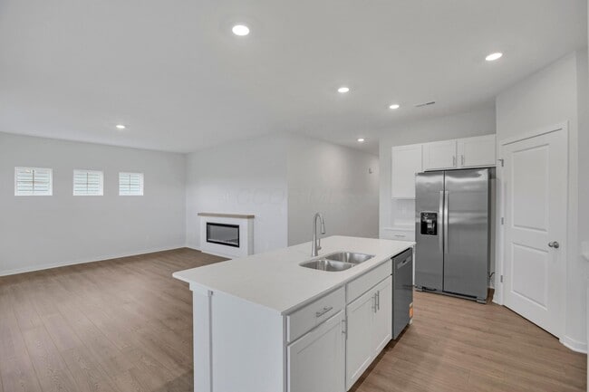 Building Photo - 539 Darliene Dr