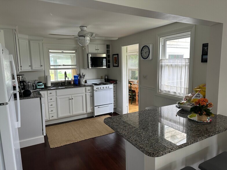 Building Photo - 22 Marten Ave