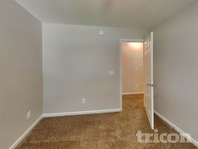 Building Photo - 711 Archers Ln