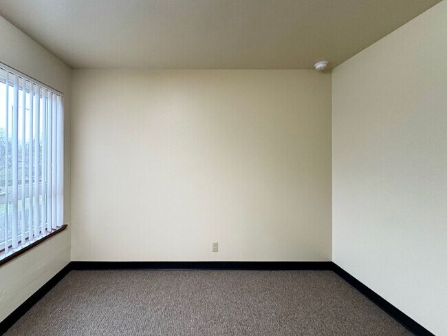 Building Photo - 2077 Lemuria St