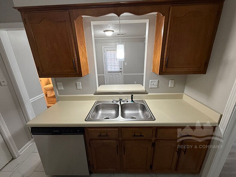 Building Photo - 5850 Grassy Valley Dr