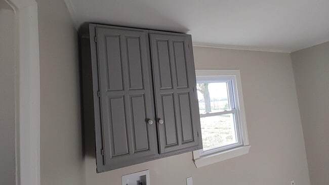 Building Photo - 2025 N 432