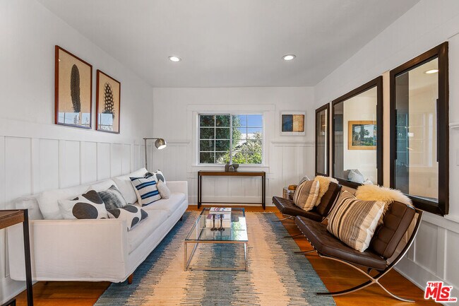 Building Photo - 2217 Scott Ave