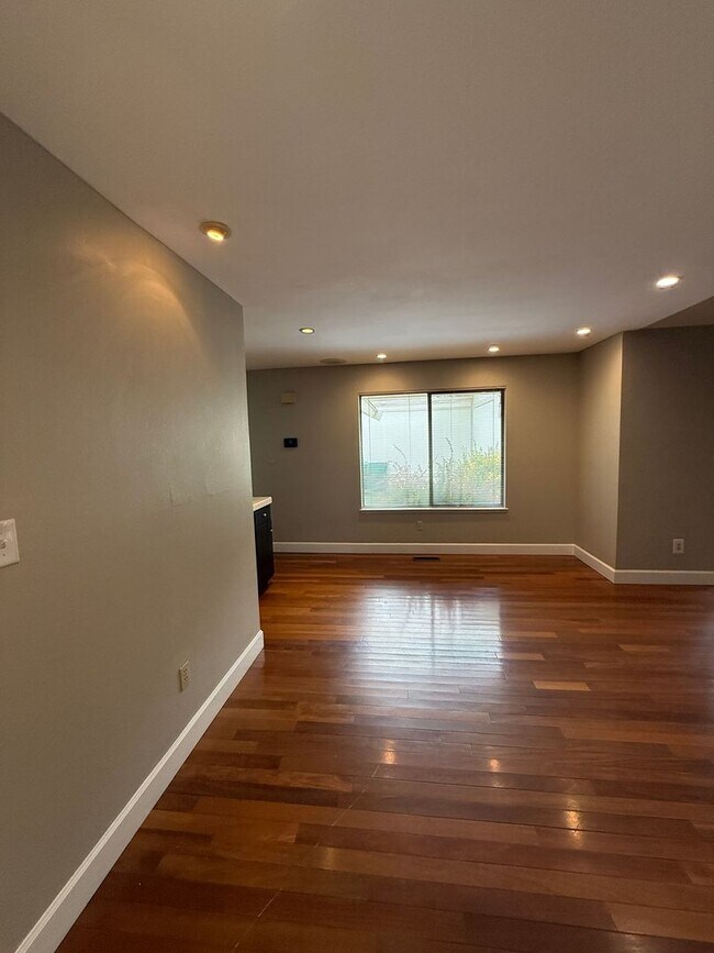 Building Photo - 1230 Searchlite Ct