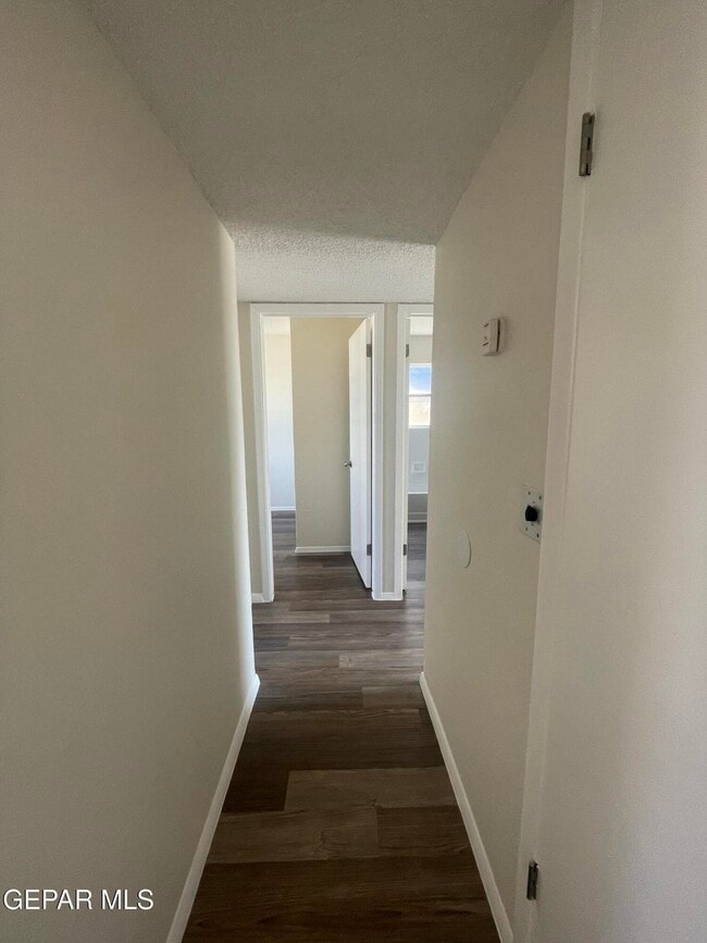 Building Photo - 204 Prado Rd