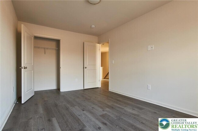 Building Photo - 6639 Stein Way
