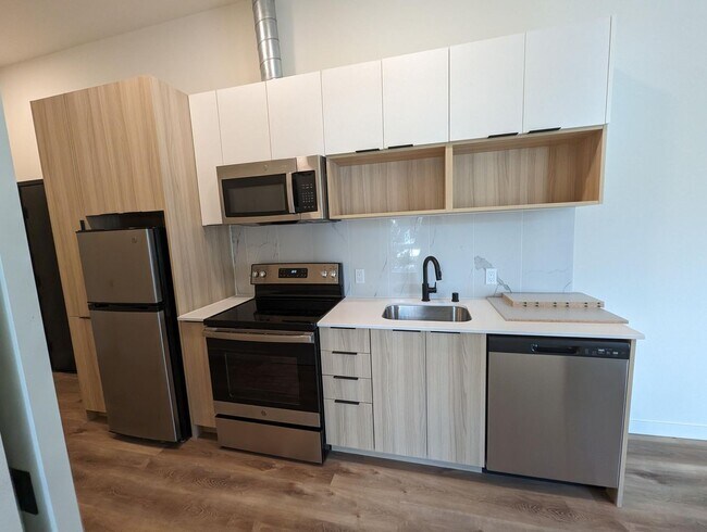 Interior Photo - Basalt