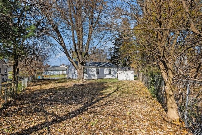 Building Photo - $1495 Charming, remodeled 3-Bed/1-Bath Ran...