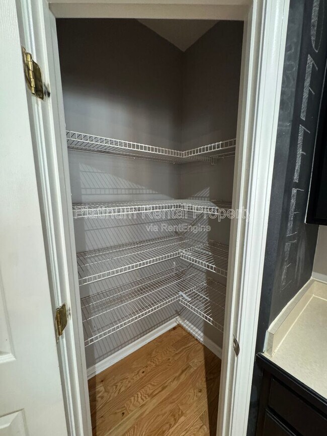 Building Photo - 231 Beckenham Ln