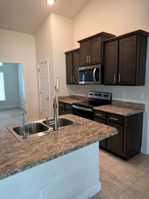 Building Photo - 131 NW 42nd Pl