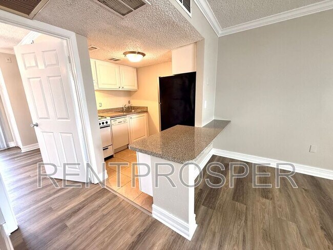 Building Photo - 122 Water Front Way