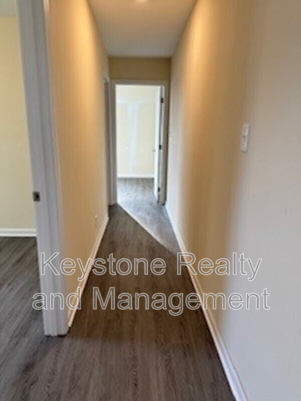 Building Photo - 135 Mace Ln