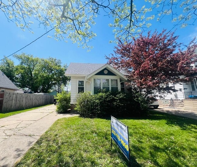 Primary Photo - Elegant 3 bedroom, 2 Bath Single Family Home!