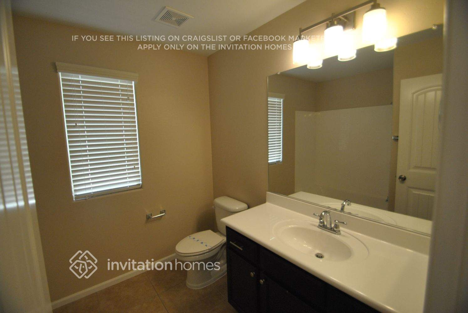 Building Photo - 1382 S Ponderosa Dr