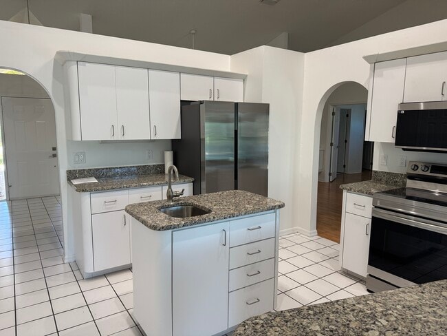 Building Photo - 317 Lanternback Island Dr