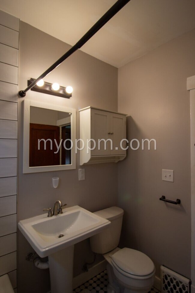 Building Photo - 4202 Barker Ave