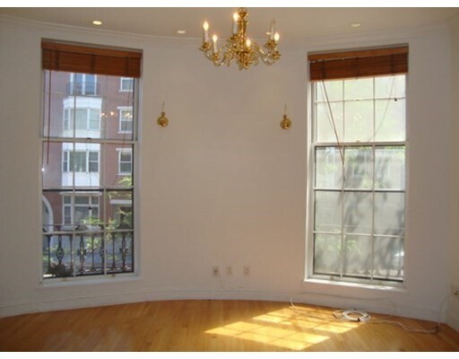 Building Photo - 27 Bowdoin St