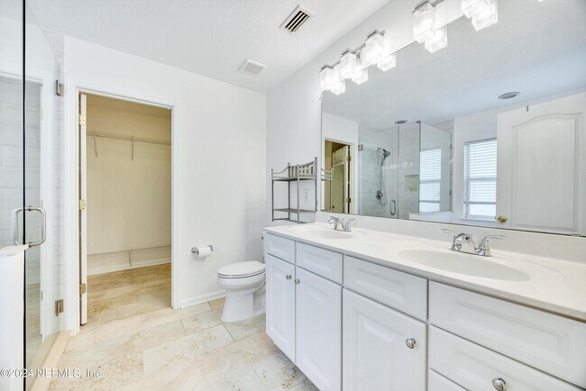 Building Photo - 657 MacKenzie Cir