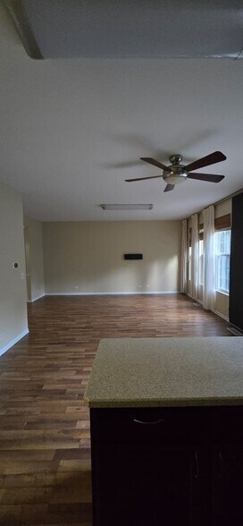 Building Photo - 2986 Peachtree Cir