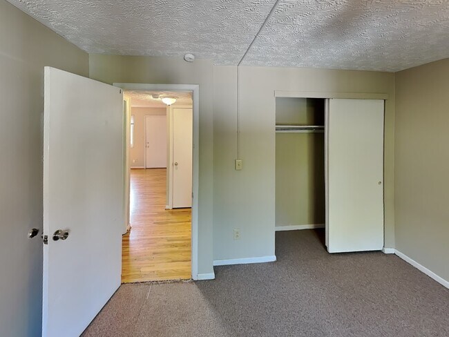 Building Photo - 350 E 12th Ave