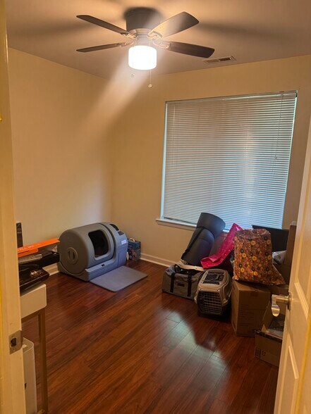 Building Photo - 4412B Aberdeen Dr