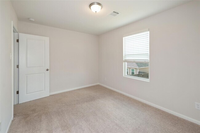 Building Photo - 15621 Briar Forest Dr