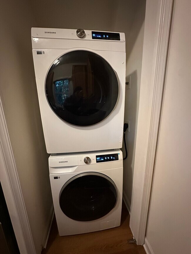 Building Photo - 854 Redwood Trail