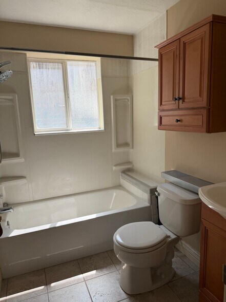Building Photo - 258 Rawlins Ln